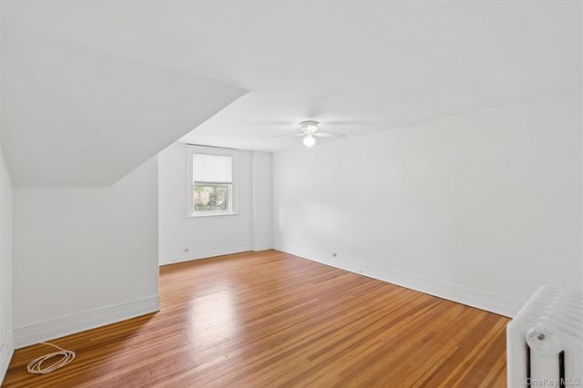 208A Wheatley Road, Old Westbury, NY 11568