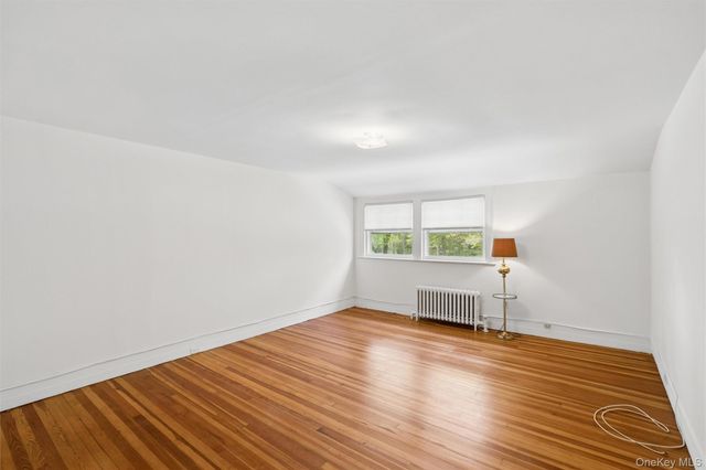 208A Wheatley Road, Old Westbury, NY 11568