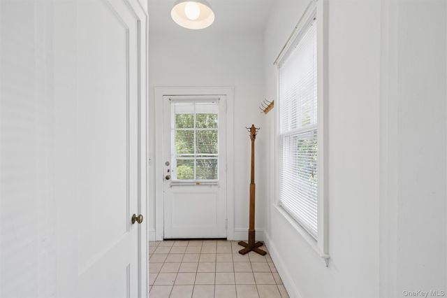208A Wheatley Road, Old Westbury, NY 11568