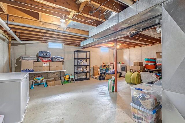 9360 N 85th STREET, Milwaukee, WI 53224