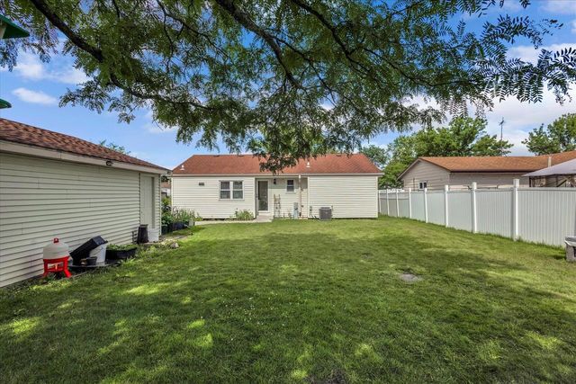 9360 N 85th STREET, Milwaukee, WI 53224