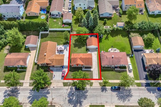 9360 N 85th STREET, Milwaukee, WI 53224