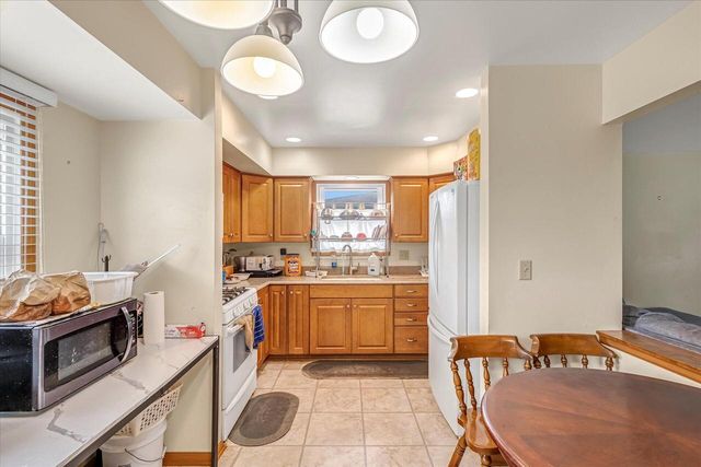 9360 N 85th STREET, Milwaukee, WI 53224