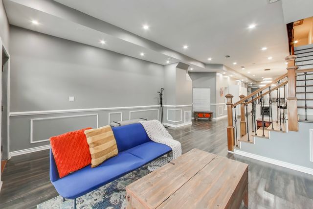 4049 S Indiana Avenue, Chicago, IL 60653