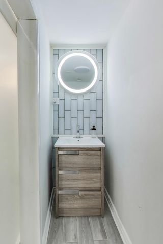 4049 S Indiana Avenue, Chicago, IL 60653