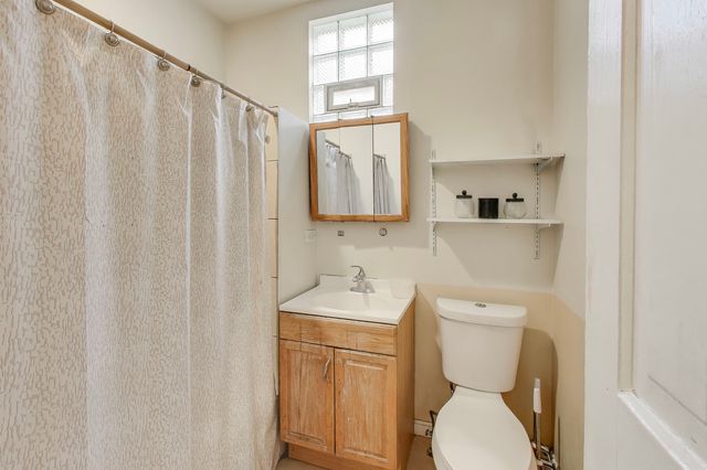 4049 S Indiana Avenue, Chicago, IL 60653