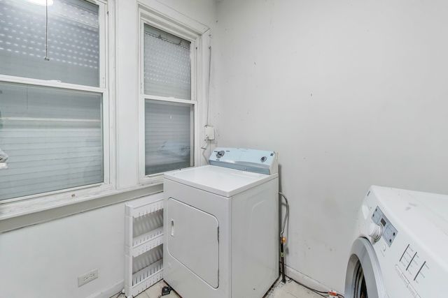 4049 S Indiana Avenue, Chicago, IL 60653