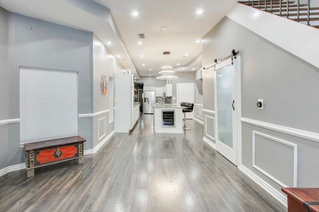 4049 S Indiana Avenue, Chicago, IL 60653