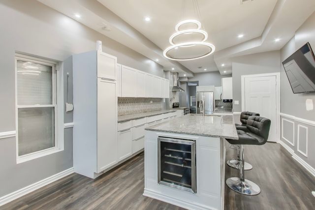 4049 S Indiana Avenue, Chicago, IL 60653