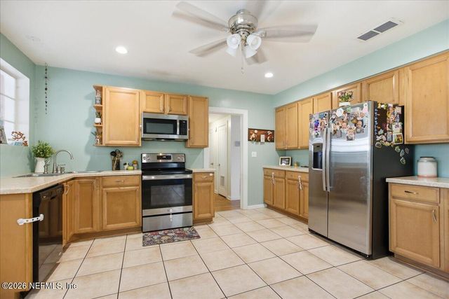 2284 LARCHMONT Road, Jacksonville, FL 32207