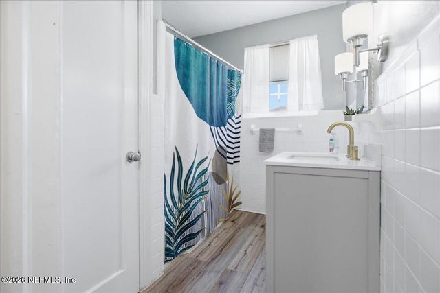 2284 LARCHMONT Road, Jacksonville, FL 32207