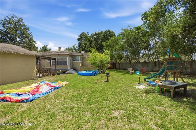 2284 LARCHMONT Road, Jacksonville, FL 32207