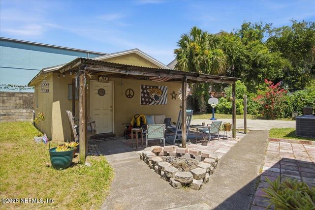 2284 LARCHMONT Road, Jacksonville, FL 32207