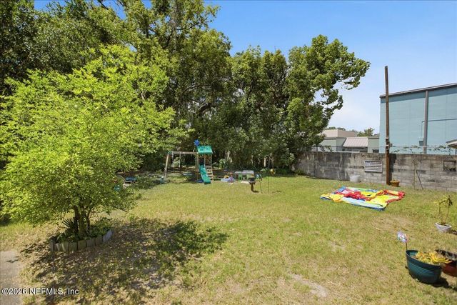 2284 LARCHMONT Road, Jacksonville, FL 32207