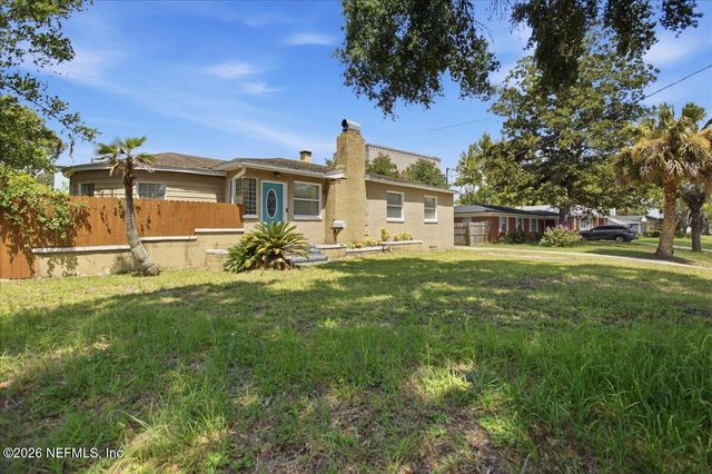 2284 LARCHMONT Road, Jacksonville, FL 32207