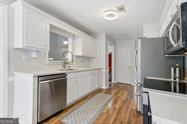 7002 Estates Court, Loganville, GA 30052