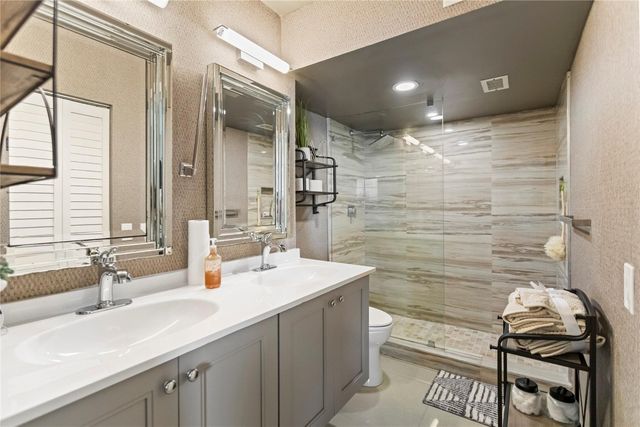 111 Lake Emerald Drive 106, Oakland Park, FL 33309