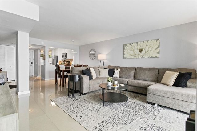 111 Lake Emerald Drive 106, Oakland Park, FL 33309