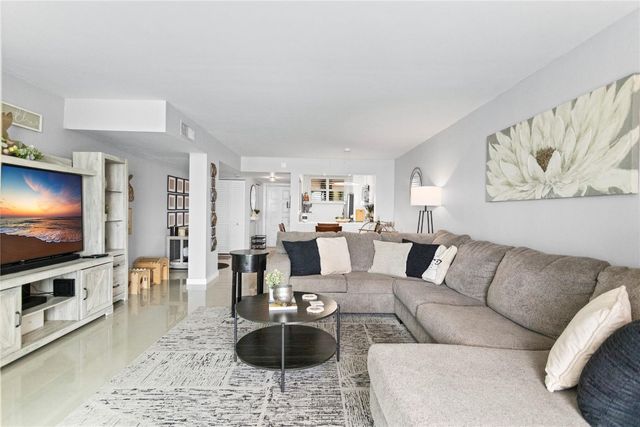 111 Lake Emerald Drive 106, Oakland Park, FL 33309