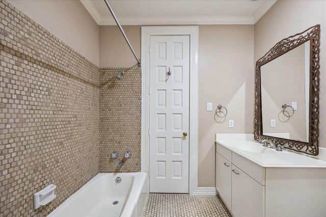 5606 San Felipe Street, Houston, TX 77056