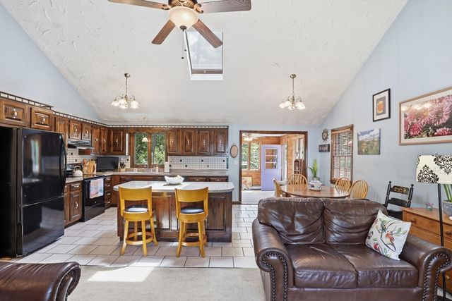 63 Faulkner Ave, Wilmington, MA 01887