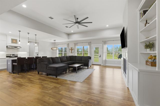 414 Wesley Ridge DR, Spicewood, TX 78669