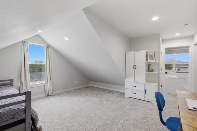 414 Wesley Ridge DR, Spicewood, TX 78669
