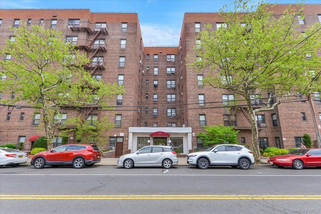 71-11 Yellowstone Boulevard 4A, Forest Hills, NY 11375