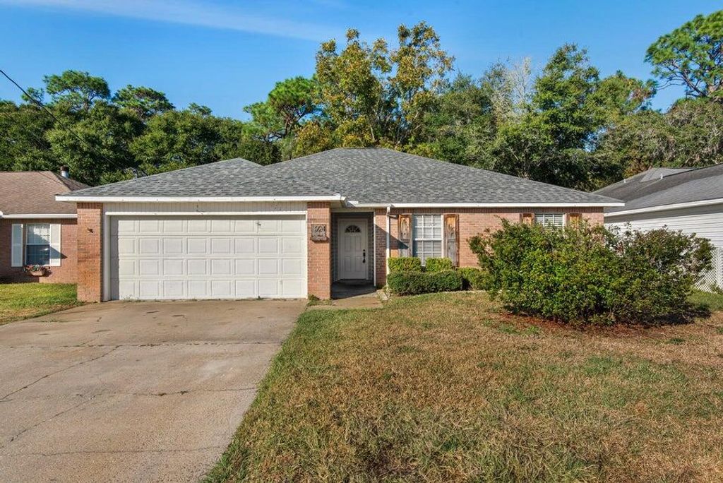 924 Emily Circle, Fort Walton Beach, FL 32547