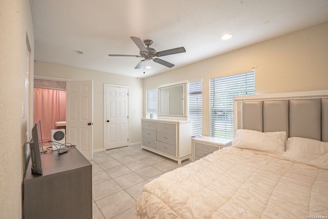 1439 W RIDGEWOOD CT, San Antonio, TX 78201