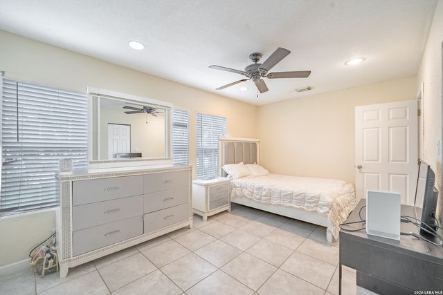 1439 W RIDGEWOOD CT, San Antonio, TX 78201