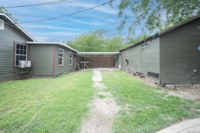1439 W RIDGEWOOD CT, San Antonio, TX 78201