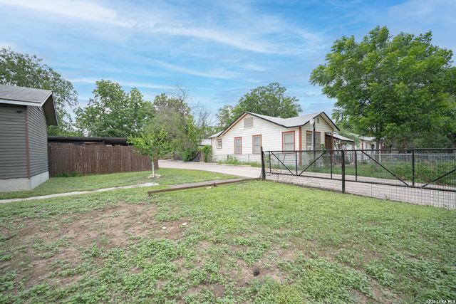 1439 W RIDGEWOOD CT, San Antonio, TX 78201