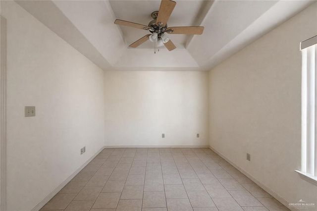 1102 S Palm Drive, Pharr, TX 78577