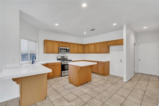 3901 Vicksburg Court, Hemet, CA 92545