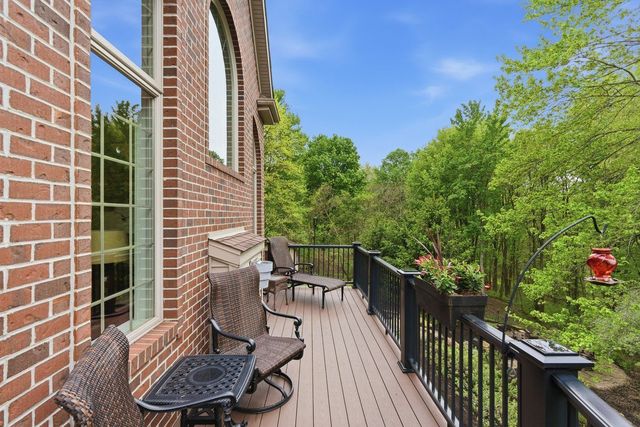 24 S Cowan ROAD, Collier Twp, PA 15106