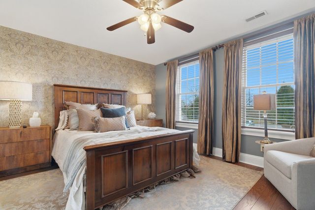 24 S Cowan ROAD, Collier Twp, PA 15106