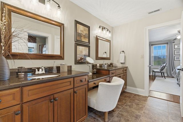 24 S Cowan ROAD, Collier Twp, PA 15106