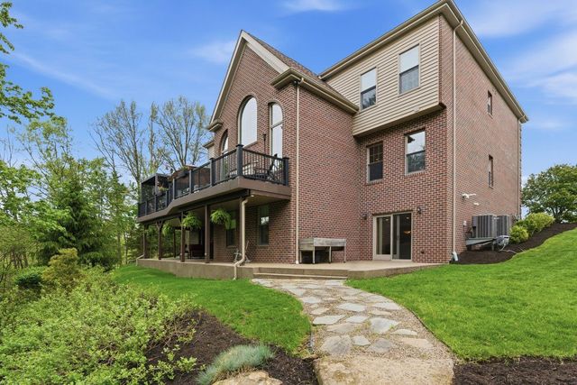 24 S Cowan ROAD, Collier Twp, PA 15106