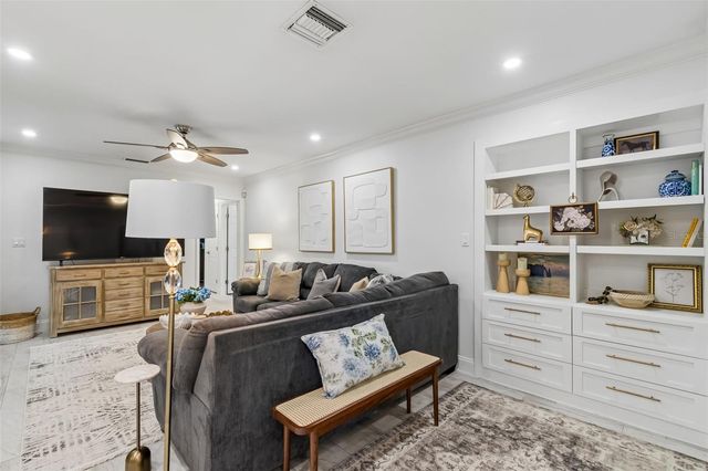 5103 W CLEVELAND STREET, Tampa, FL 33609