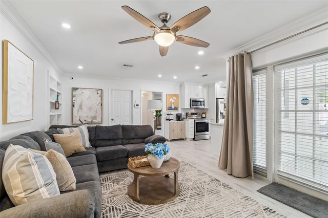 5103 W CLEVELAND STREET, Tampa, FL 33609