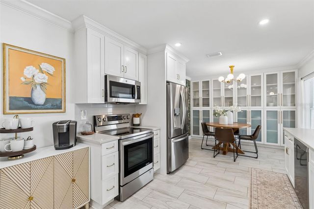 5103 W CLEVELAND STREET, Tampa, FL 33609