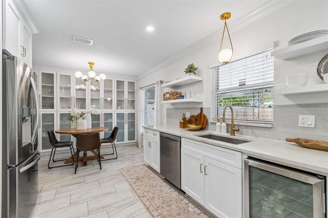 5103 W CLEVELAND STREET, Tampa, FL 33609