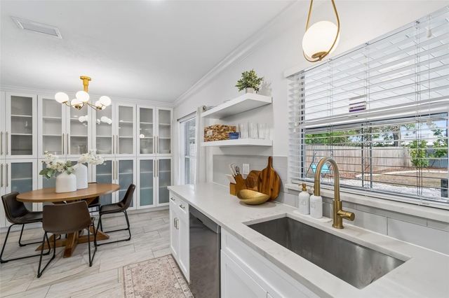 5103 W CLEVELAND STREET, Tampa, FL 33609