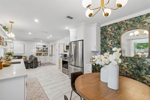 5103 W CLEVELAND STREET, Tampa, FL 33609