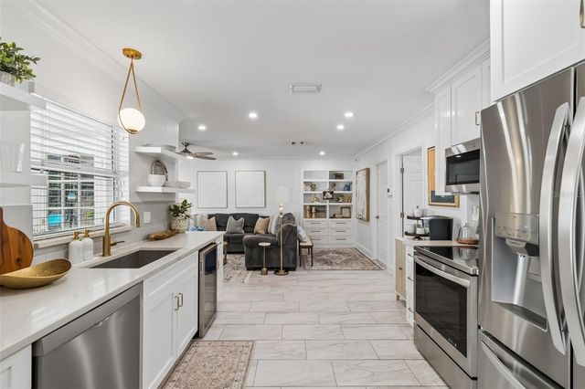 5103 W CLEVELAND STREET, Tampa, FL 33609