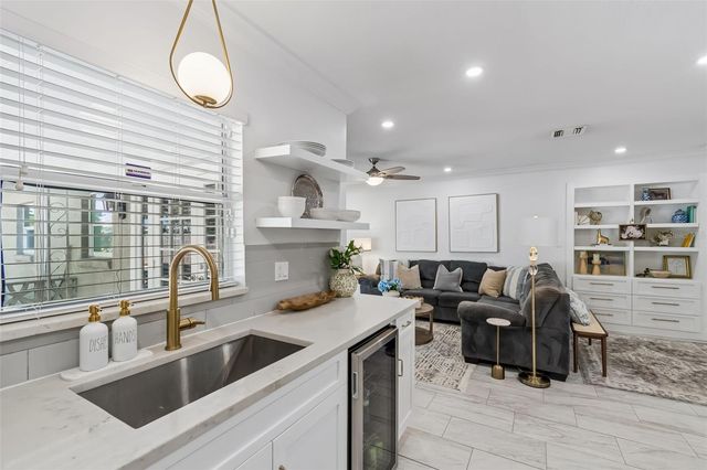 5103 W CLEVELAND STREET, Tampa, FL 33609