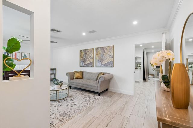 5103 W CLEVELAND STREET, Tampa, FL 33609