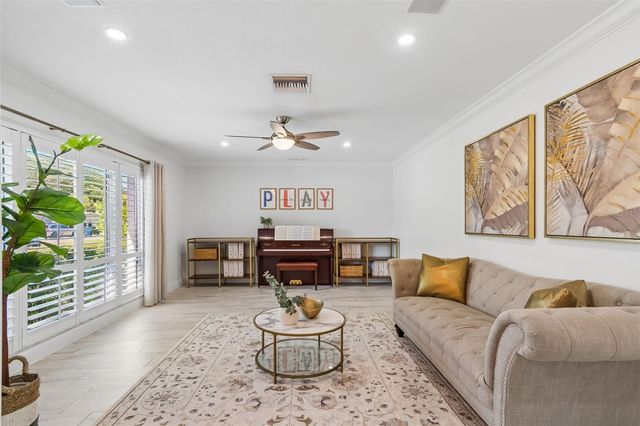 5103 W CLEVELAND STREET, Tampa, FL 33609