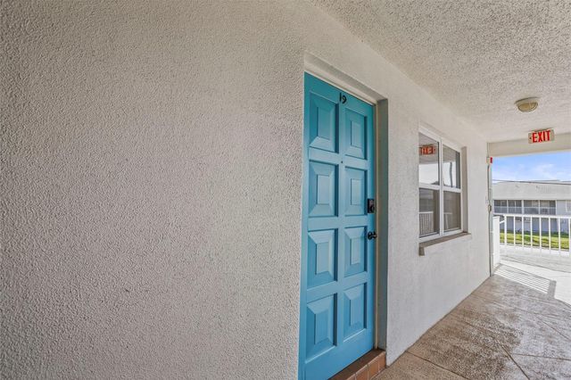 11655 3RD STREET E 19, Treasure Island, FL 33706